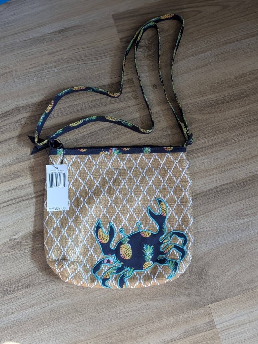 NVera Bradley Crossbody Handbag TOUCAN PARTY Beach Pineapples and Crabs 10x10.5"